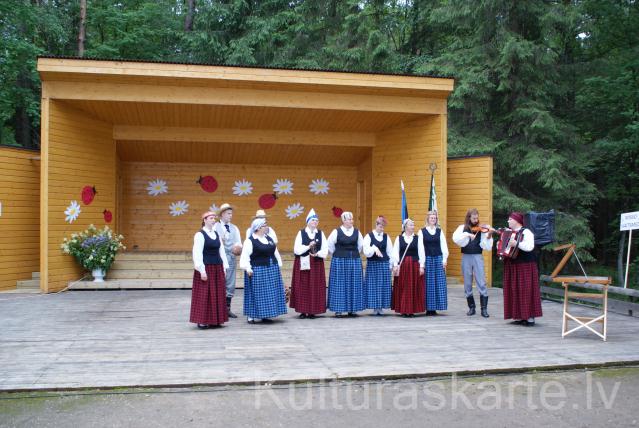 Augusta sākumā folkloras kopa ''Putnis'' viesojās kaimiņzemē - Igaunijā !
